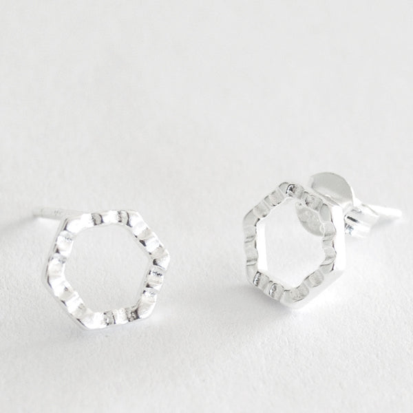 CRIMPED HEX STUD - SILVER